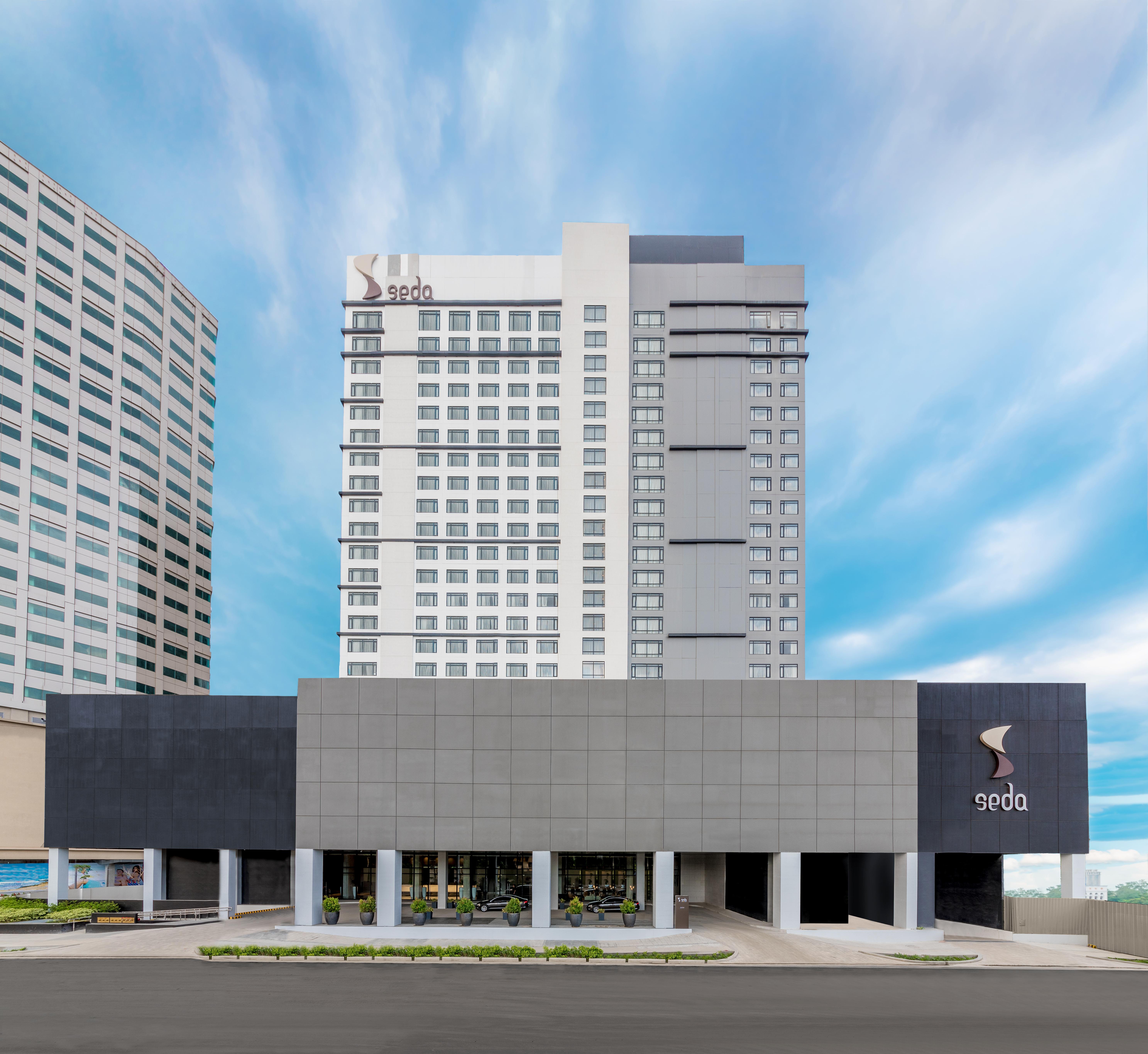 Seda Vertis North Quezon City Eksteriør billede The Seda Hotel in Iloilo City