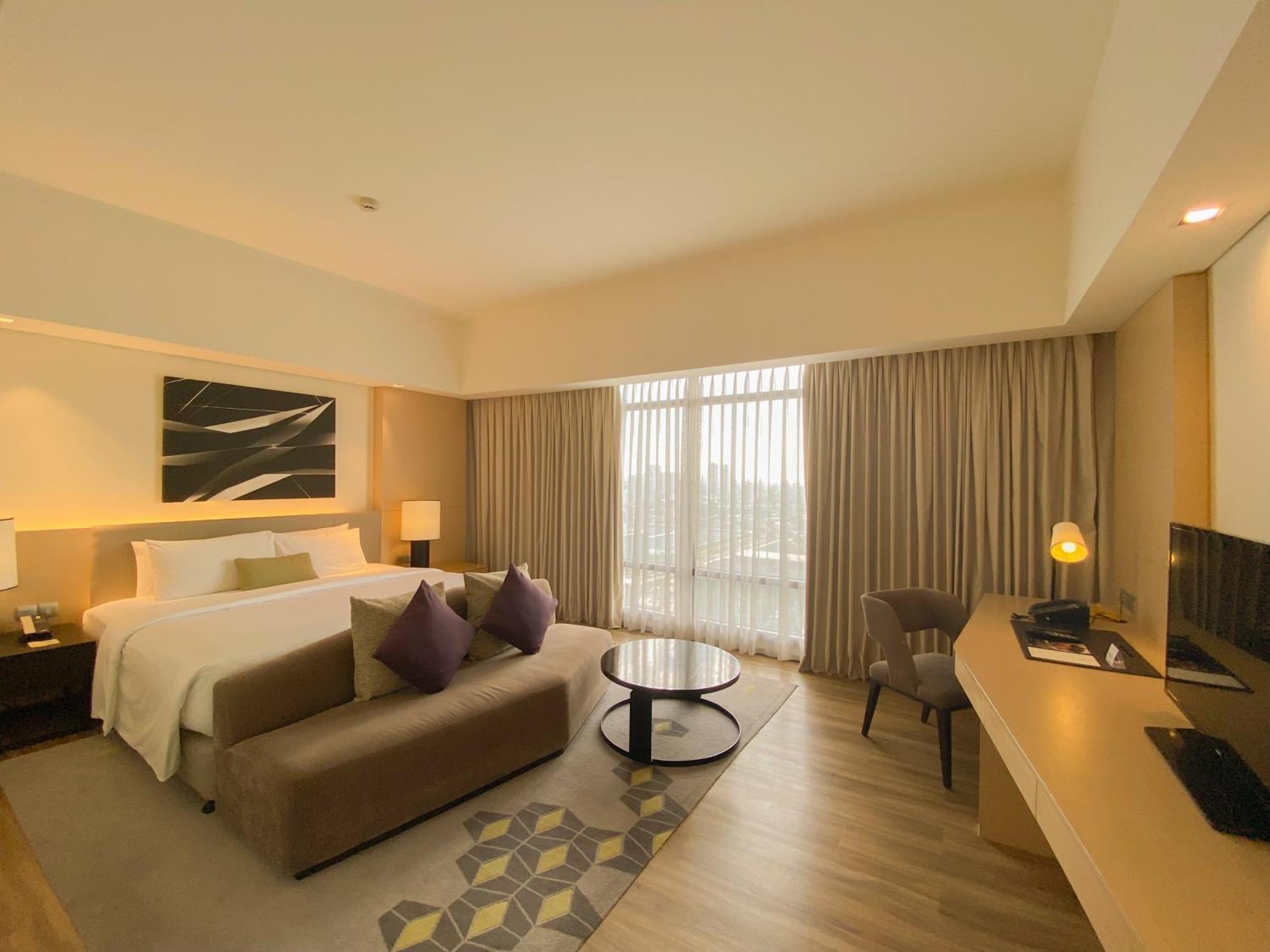 Seda Vertis North Quezon City Eksteriør billede Deluxe Room
