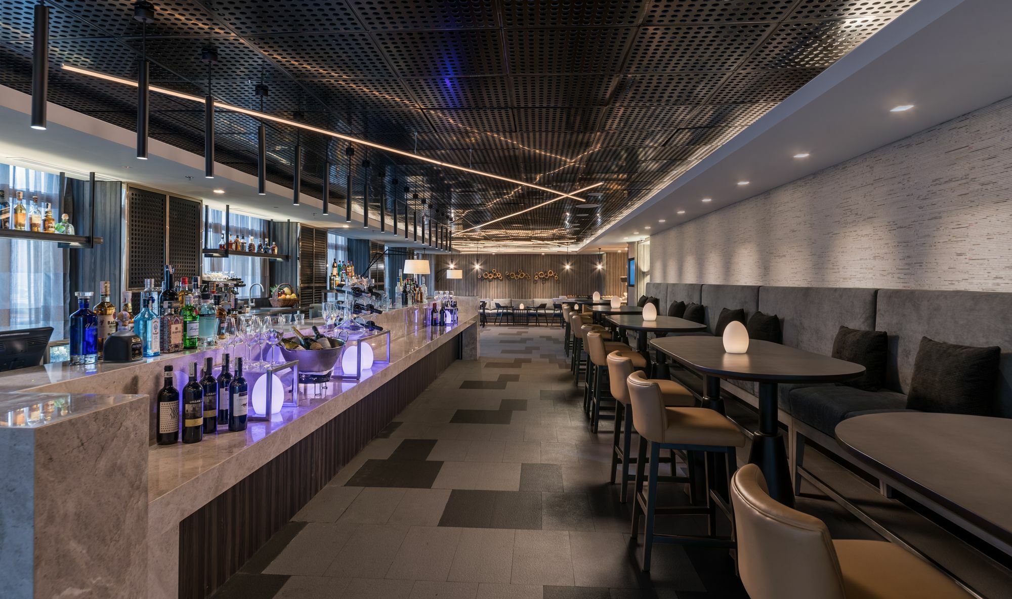 Seda Vertis North Quezon City Eksteriør billede The bar at the lounge